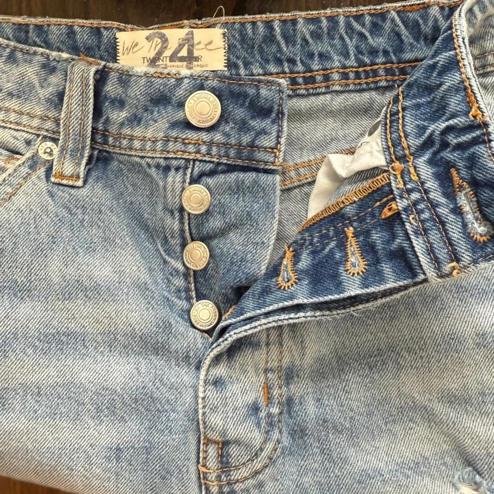 We The Free Ripped High Rise Straight Leg‎ Jeans Light Wash Distressed 24 Baggy